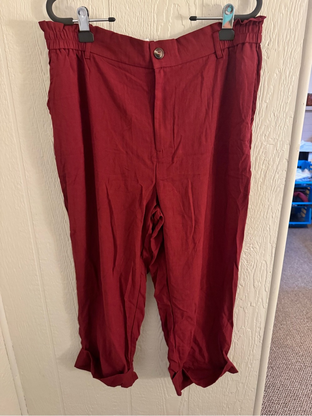 HALARA NWOT High Waisted Cuffed Hem in Burgundy